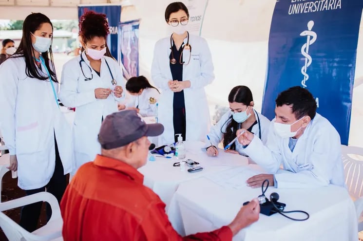 La Nueva Universidad Sudamericana es miembro del World Directory of Medical Schools, lo que garantiza que sus estándares educativos están reconocidos a nivel mundial.