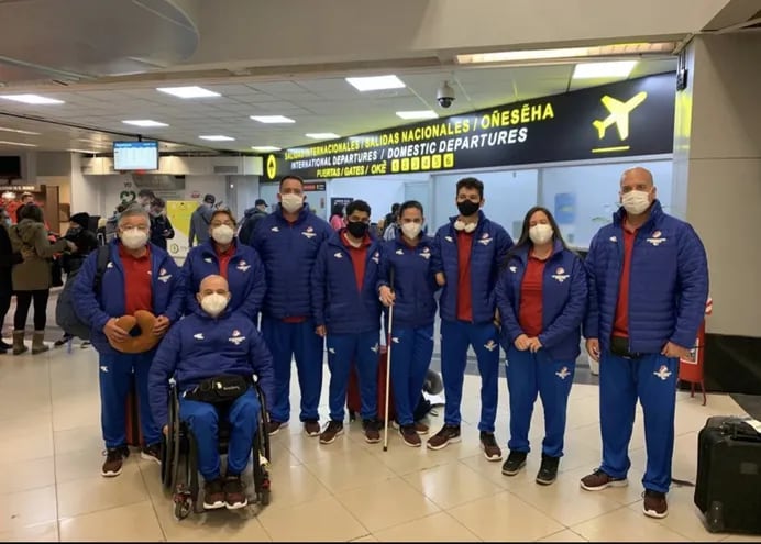 Delegación paraguaya que partió ayer a Japón, para los Juegos Paralímpicos Tokio 2020.