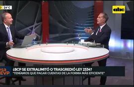 El ex titular del BCP Carlos Fernández Valdovinos durante la entrevista en Mesa con Enrique Vargas Peña por ABC Tv