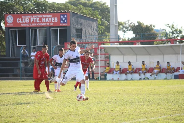 El experimentado volante, Juan Abente marcó el único gol en la victoria del 29 de Setiembre de Areguá.