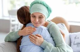 Además del cuidado médico, el apoyo familiar es fundamental para el paciente con cáncer.