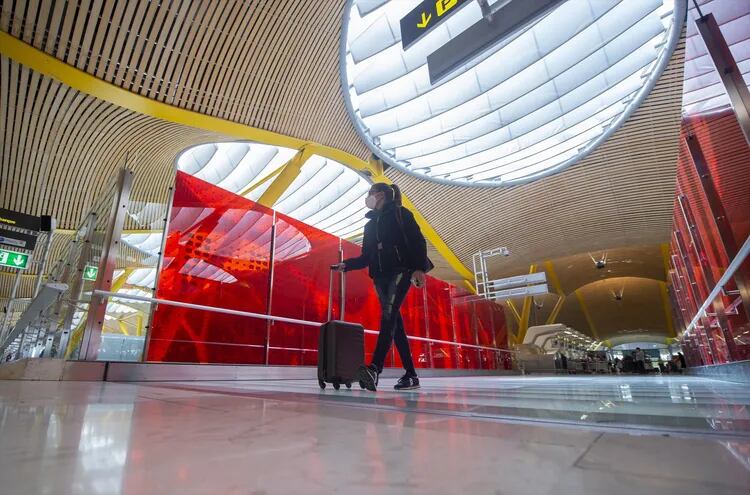Nuevas normativas muy cómodas para los pasajeros que transitan por aeropuertos españoles.