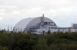 La cúpula sobre el reactor accidentado en la planta nuclear de Chernobil.