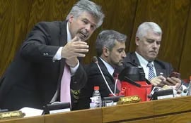 el-senador-arnaldo-giuzzio-somos-paraguay-ex-pdp-destaco-algunos-puntos-de-la-ley-de-financiamiento-politico-pero-indico-que-otros-aprobados-desna-125732000000-1657242.jpg