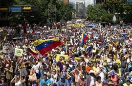 la-oposicion-venezolana-ha-salido-a-las-calles-en-varias-ocasiones-para-protestar-contra-el-fraude-y-las-represiones-del-gobierno-socialista-archivo-204812000000-547959.jpg