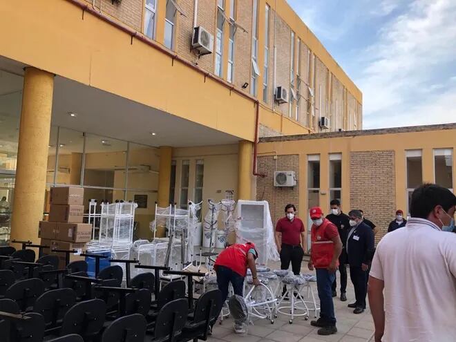 Mobiliarios entregados en el hospital de Areguá por la Gobernación de Central.