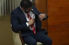 Óscar "Nenecho" Rodríguez, intendente de Asunción, no explica por qué hay diferencias entre lo que figura en su rendición y las cuentas bancarias de sus balances.