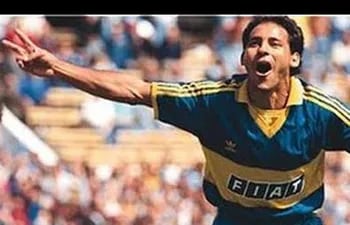 Roberto Cabañas es uno de los paraguayos que dejó su sello en Boca Juniors. Fue campeón en 1992.