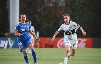 La franjeada Yanina González ante la marca de Bárbara Sánchez