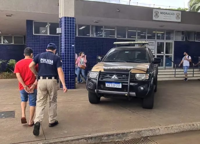El brasileño fue entregado a las autoridades de su país en Foz de Yguazú.