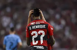 El brasileño Bruno Henrique, atacante del Flamengo, celebra el gol contra Athletico Paranaense por la ida de los cuartos de final de la Copa de Brasil en el estadio Maracaná de Río de Janeiro, Brasil.