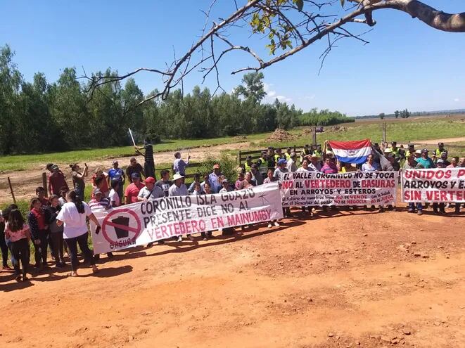 Pobladores de Arroyos y Esteros denuncian la construcción de un vertedero irregular