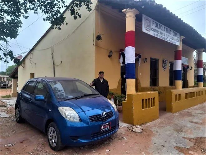Entregan auto previo pago de G.19 millones. El vehículo fue sorteado en julio por la parroquia San Buenaventura de Yaguarón.