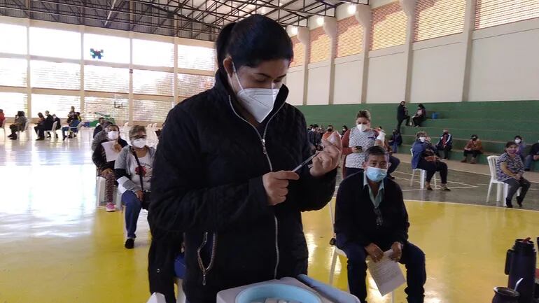 Muchas personas quedaron sin ser inmunizadas en San Lorenzo.