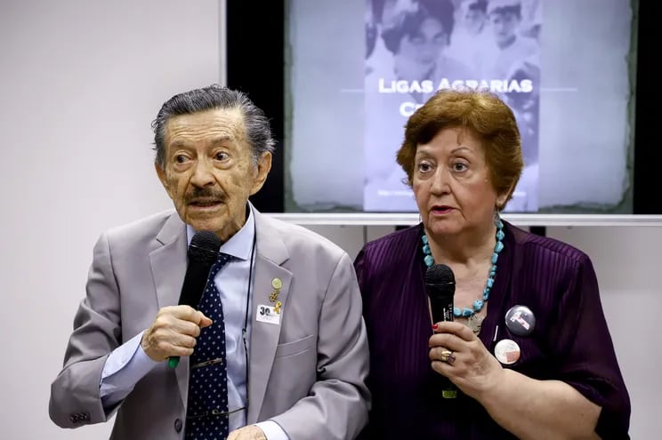 Martín Almada y María Stella Cáceres, activistas por los Derechos Humanos. EFE/Nathalia Aguilar (archivo del 22/12/2022)