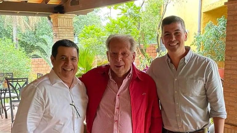 Horacio Cartes, Juan Carlos Galaverna y Santiago Peña.