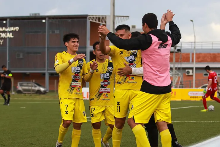 Deportivo Recoleta goleó al 12 de Octubre de Itaugua