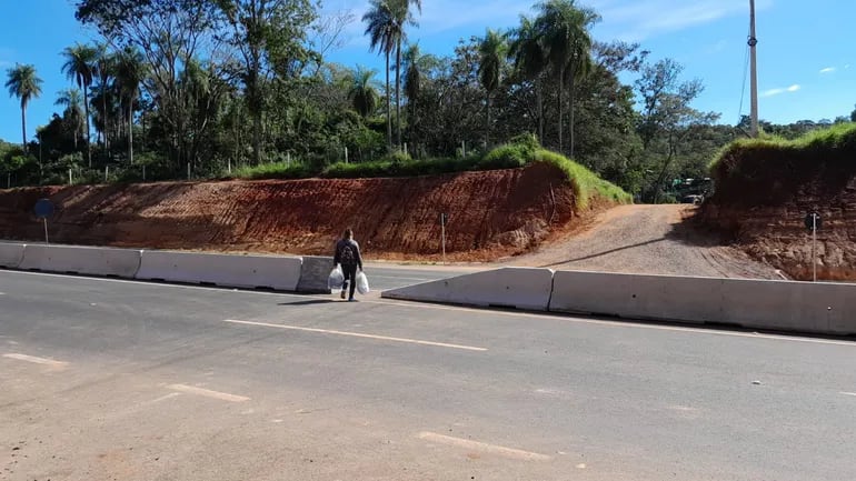 Caacupé: ingeniero de obras asegura que es imposible construir una paso peatonal antes de inaugurar la calle del km 50 de la ruta PY02