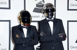 Guy-Manuel de Homem-Christo y Thomas Bangalter del dúo Daft Punk, durante su paso por los premios Grammy en 2014. La agrupación rechazó la posibilidad de volverse a reunir para los Juegos Olímpicos de París.