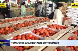 Video: Tomateros sucumben ante contrabando