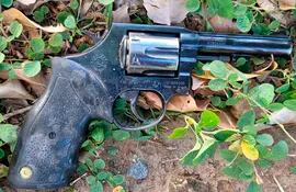 Arma utilizada para cometer el feminicidio en Loma Pytã.
