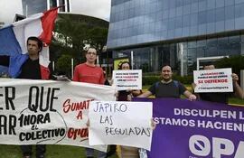 Protesta de la Organización de Pasajeros del Transporte Público del Área Metropolitana de Asunción (Opama). (archivo).