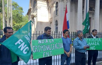 Los miembros de la Federación Nacional Campesina (FNC) anuncian movilización y no descartan cierre de rutas.