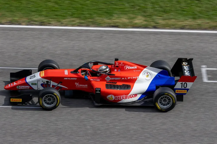 Joshua Duerksen inicia en Imola su segunda año en la Fórmula Regional.