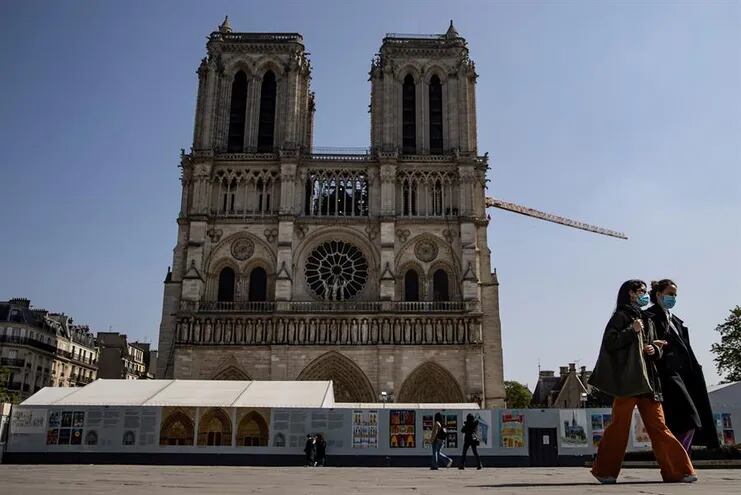 Los responsables de la restauración de la Catedral de Notre Dame dieron detalles sobre los trabajos realizados, en una visita virtual.