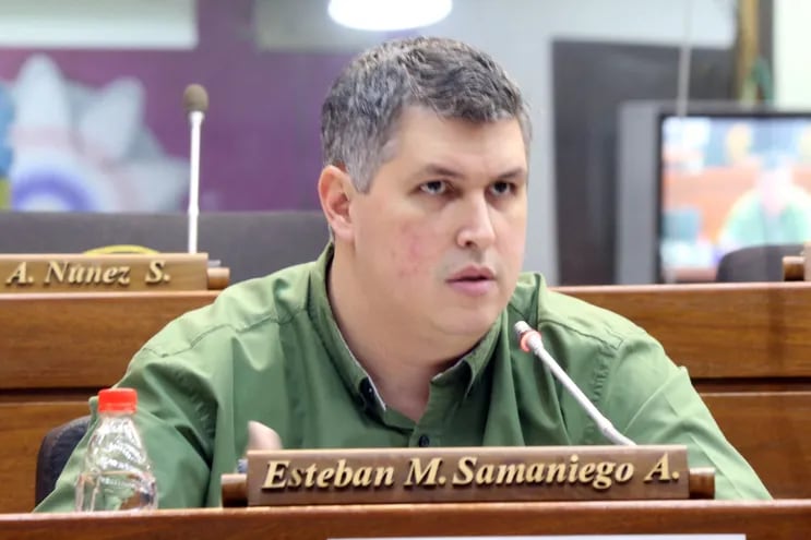 Diputado Esteban Samaniego, con varios pedidos de desafuero cajoneados.