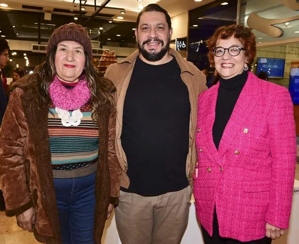 Julia Isidrez, Jorge Enciso y Verónica Torres.