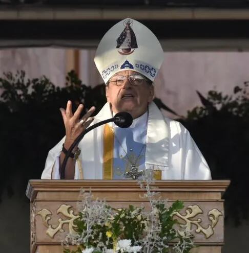 Obispo de Caacupé Ricardo Valenzuela ofició la misa central.