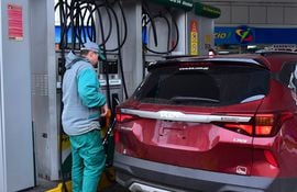Los emblemas privados también esperarán para definir suba de precios de los carburantes.