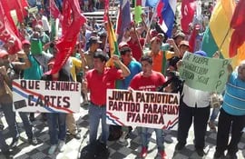 partido-paraguay-pyahur-marcha-campesinos-122734000000-1393187.jpg
