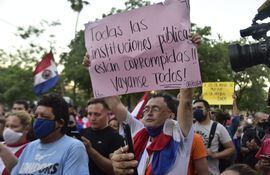manifestación marzo bandera paraguaya plaza de armas