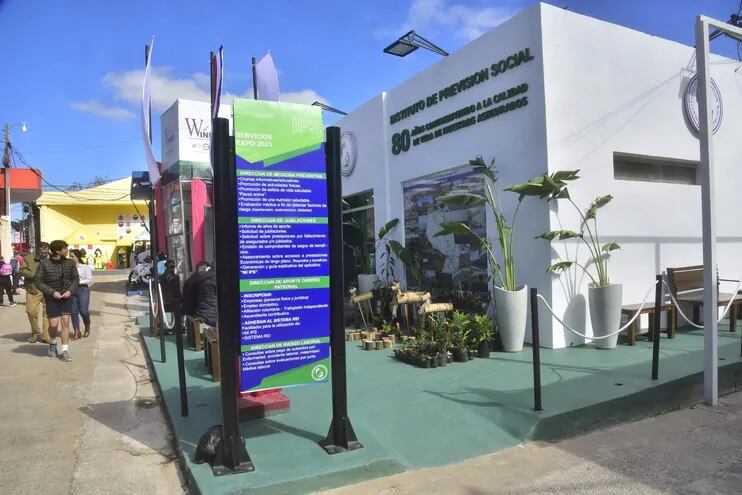 Espacio del IPS habilitado en la Expo Feria de Mariano Roque Alonso.