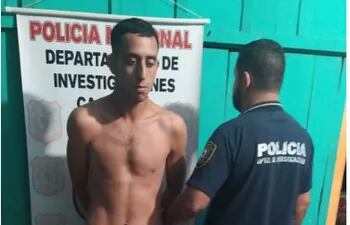 Estheven David Bareiro Morinigo, exsargento de la Armada, detenido en sede de Investigaciones de Caaguazú.