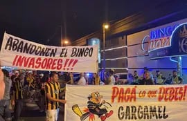 Hinchas de Guaraní se manifestaron contra empresa ligada al diputado Yamil Esgaib.