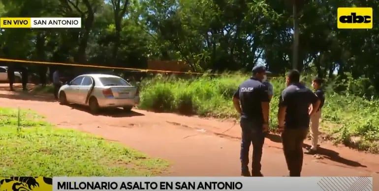 Hallan el auto que presuntamente se usó para el robo en San Antonio. (Captura ABC TV).