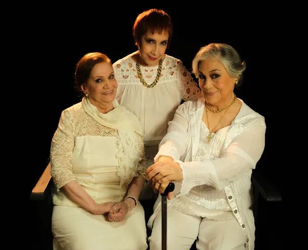 María Elena Sachero, Margarita Irún y Hedy González Frutos.