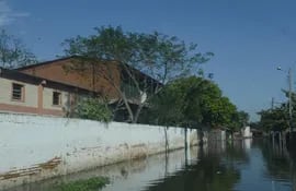 escuela-inundada-en-asuncion-140836000000-1094068.JPG