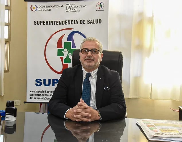 El doctor Roberto Melgarejo, superintendente de Salud.