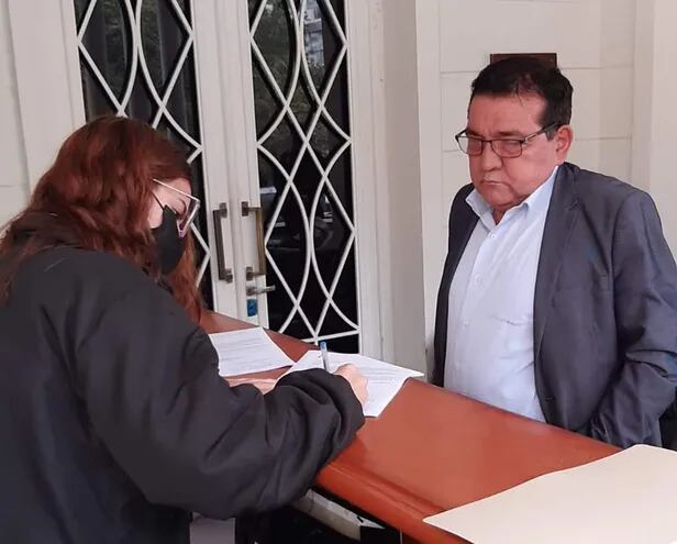 Pedro Santa Cruz pide al Consejo de la Magistratura que se inicie el concurso para llenar las vacancias que se producirán en la Fiscalía General y la Corte Suprema de Justicia.