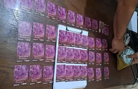 Al menos 65 tarjetas del Banco Nacional de Fomento que fueron incautadas tras un operativo.