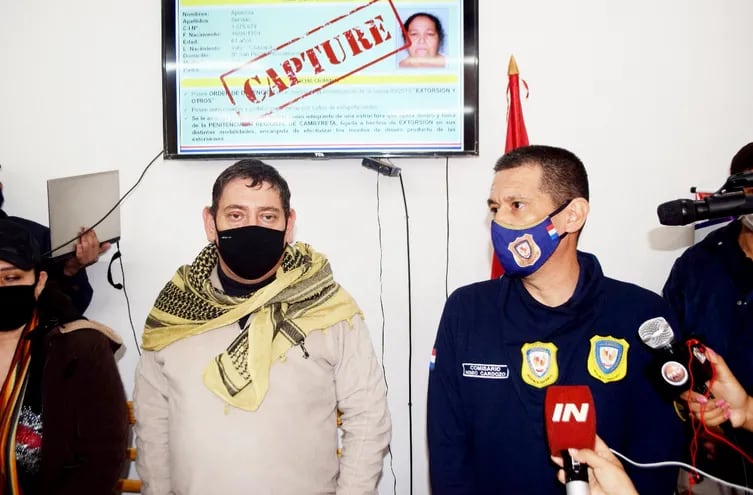 El fiscal Federico Delfino y el comisario Nimio Cardozo fueron quienes estuvieron a cargo del operativo “Jetypeka”, que desarticuló la banda de extorsionadores.