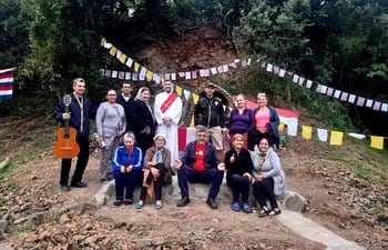 Pobladores de Ñemby festejaron ayer el séptimo aniversario de la recuperación del Cerro.