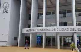 Los asegurados reclaman que en el Hospital del IPS de Ciudad del Este no se cuenta con profesionales para realizar el servicio de hemodiálisis.