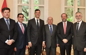 Ministros del Brasil con Santiago Peña, sobre Itaipú.