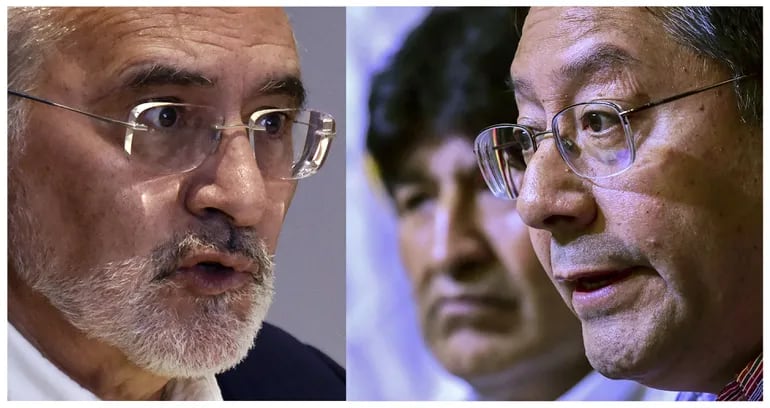 El expresidente de Bolivia, Carlos Mesa (i), el actual jefe de Estado, Luis Arce (d), y más al fondo el exmandatario Evo Morales.   (AFP, ARCHIVO)