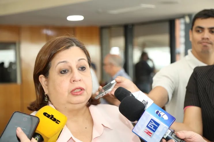 La senadora Esperanza Martínez.